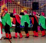 Mit der Polonaise ging es zur Maskenpr�mierung